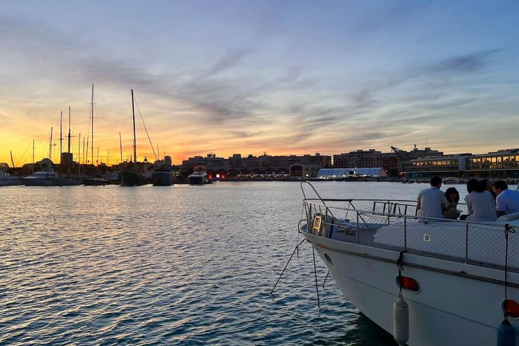 Noche Insolita En Yate De 16M A 2 Minutos De La Playa Valencia Bagian luar foto
